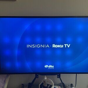 32" Insignia TV Roku Compatible